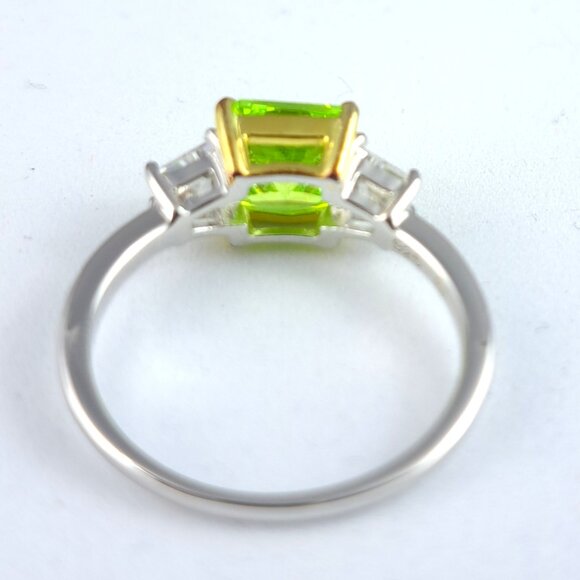 Hespera's 925 Sterling Silver Kryptonite Green Stone Ring - Picture 5 of 6